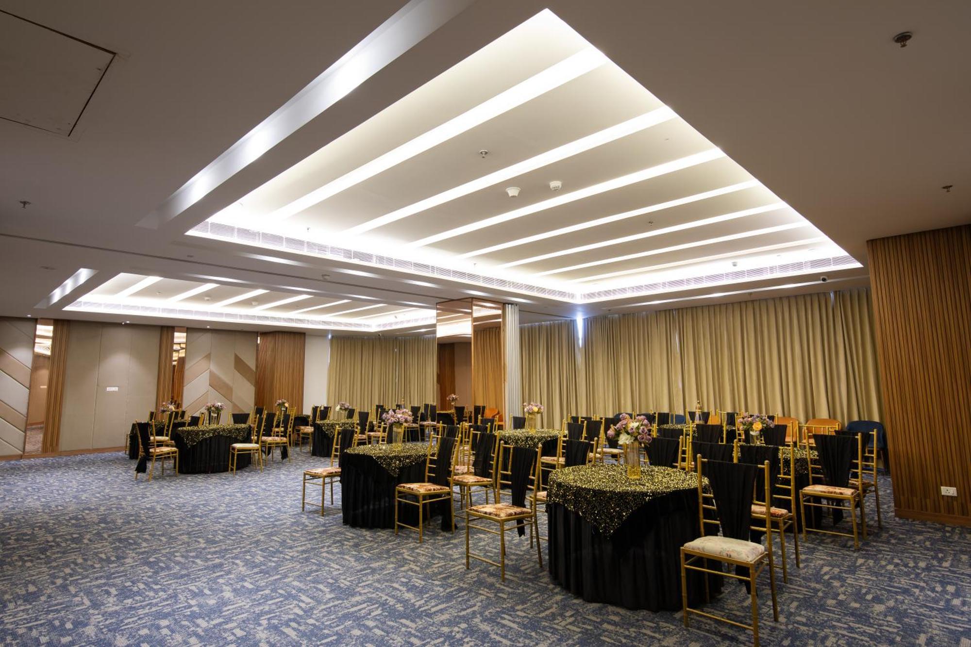 Hometel Alambagh Lucknow - A Sarovar Hotel Kültér fotó