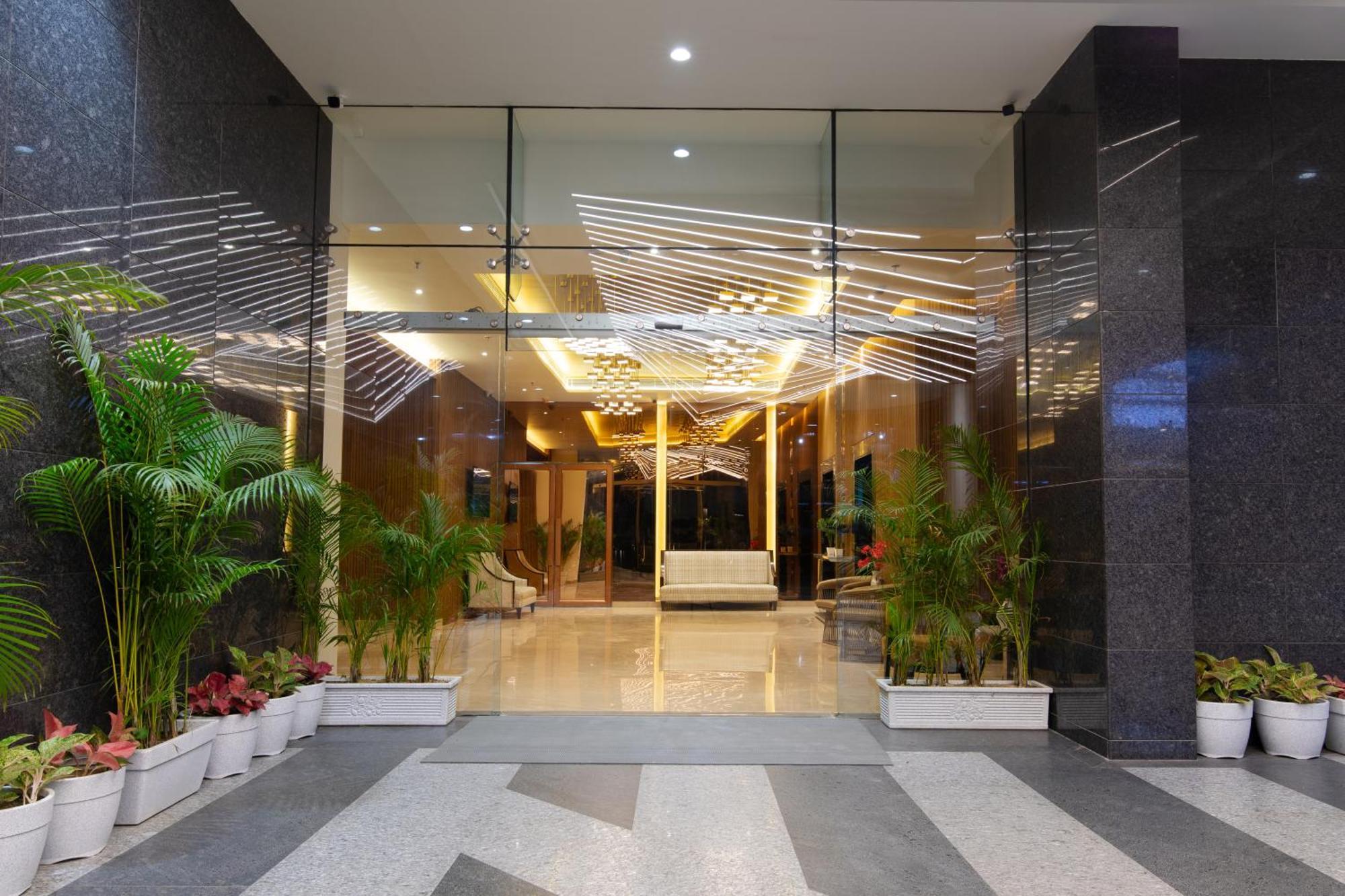 Hometel Alambagh Lucknow - A Sarovar Hotel Kültér fotó
