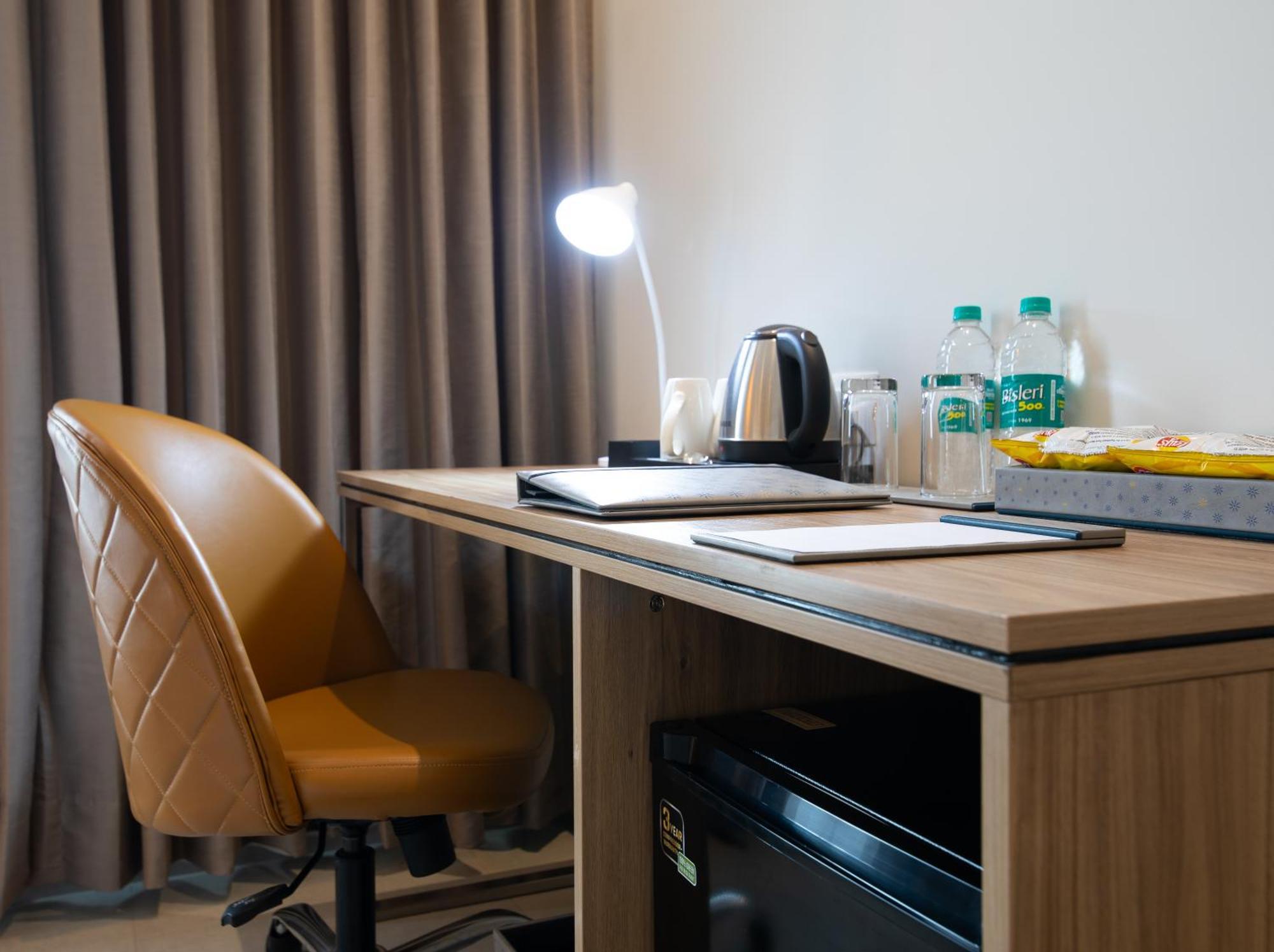 Hometel Alambagh Lucknow - A Sarovar Hotel Kültér fotó