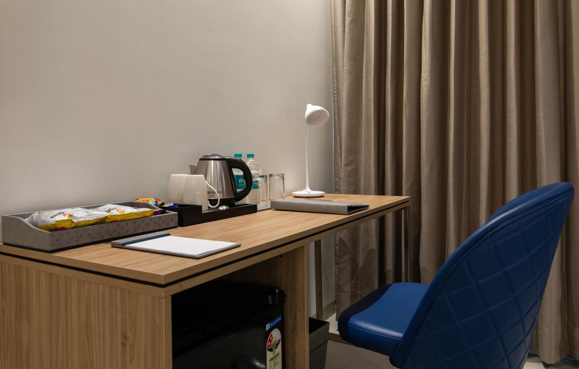 Hometel Alambagh Lucknow - A Sarovar Hotel Kültér fotó