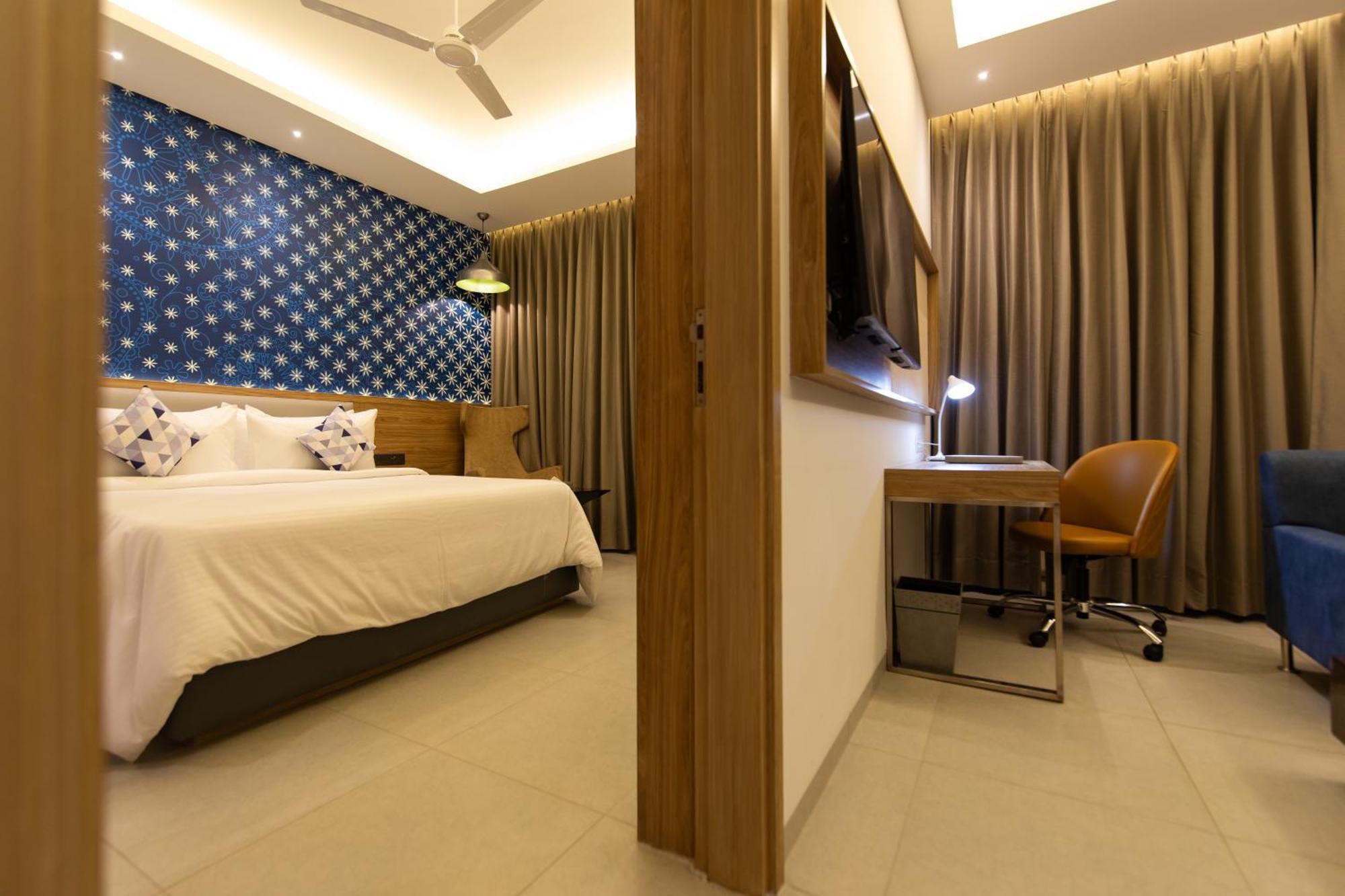 Hometel Alambagh Lucknow - A Sarovar Hotel Kültér fotó