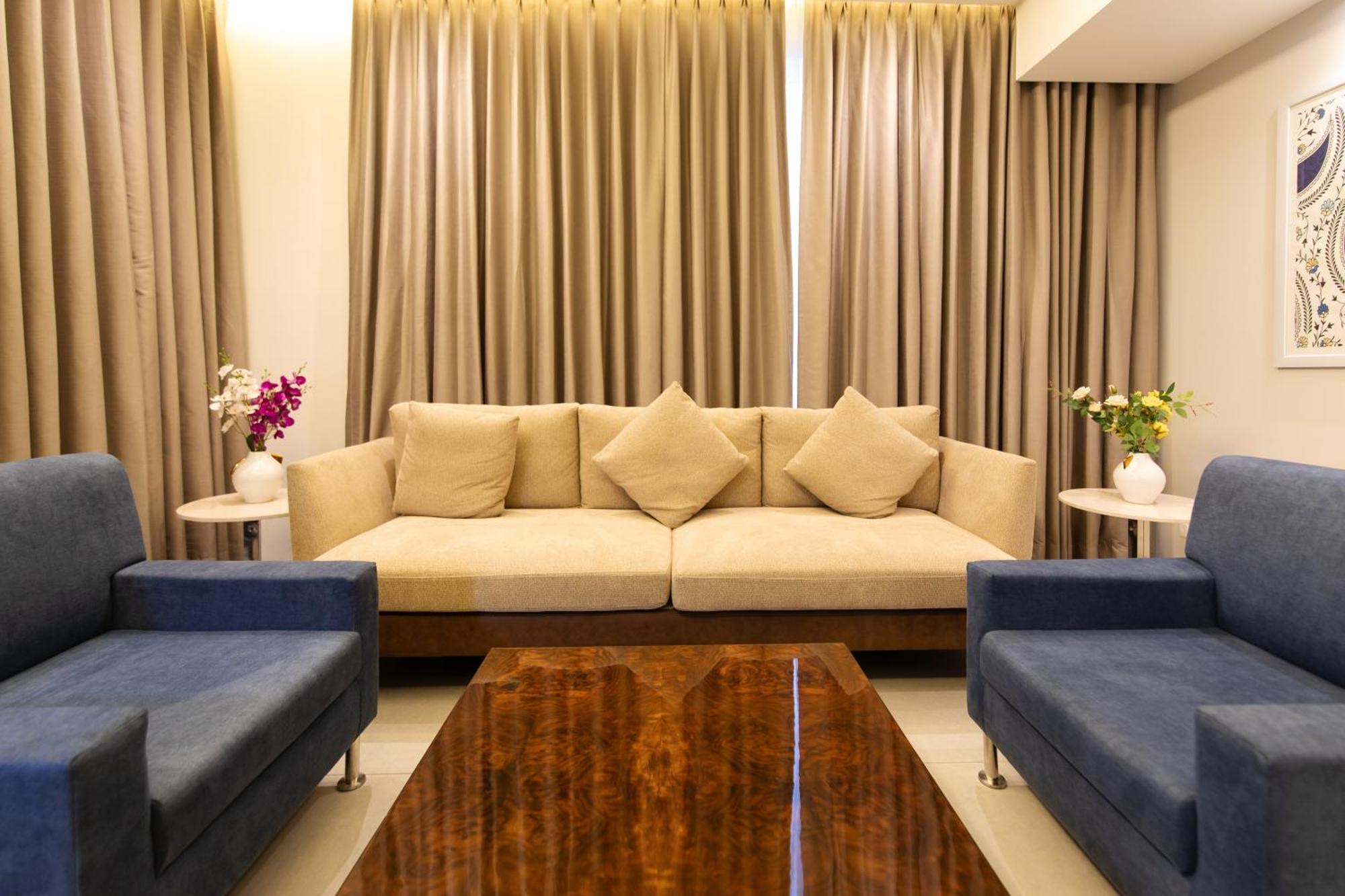 Hometel Alambagh Lucknow - A Sarovar Hotel Kültér fotó